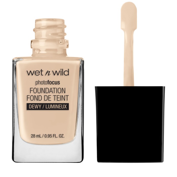 Wet n Wild Photo Focus Foundation - Dewy Soft Ivory 28gr
