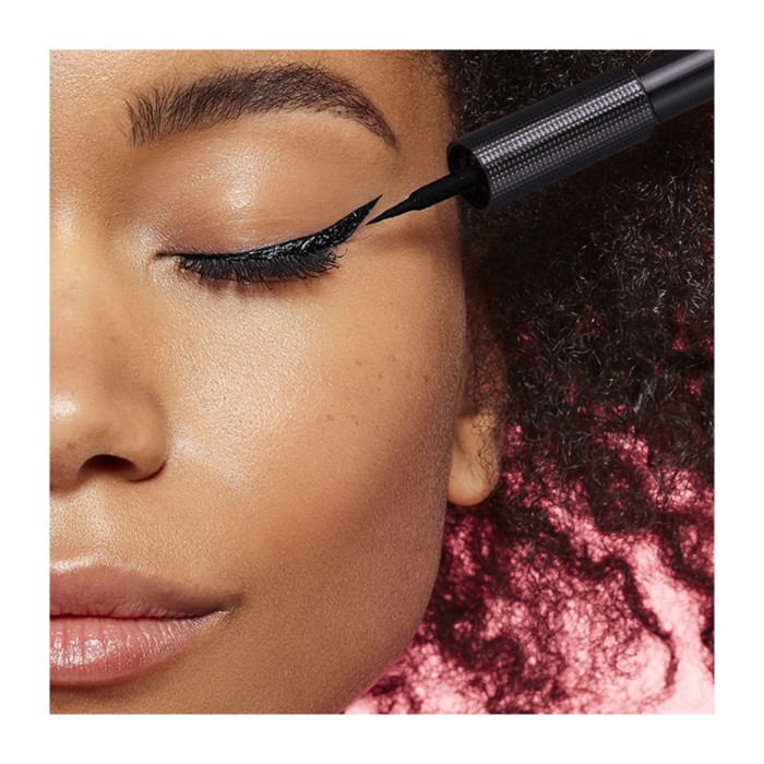 LOreal Paris Infaillible Grip 24H - Υγρό Eyeliner με Βινύλ Φινίρισμα, 3ml