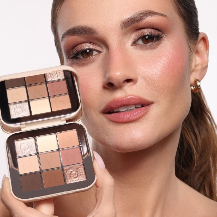 Poppy Head Eyeshadow Palette Basically Boring